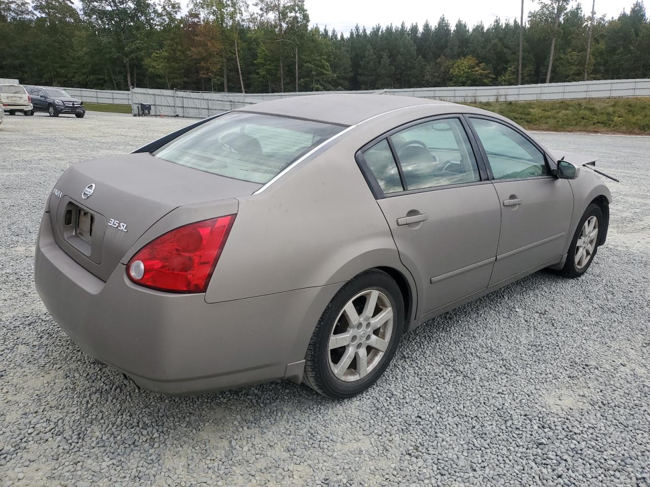 2004 Nissan Maxima - Image 3