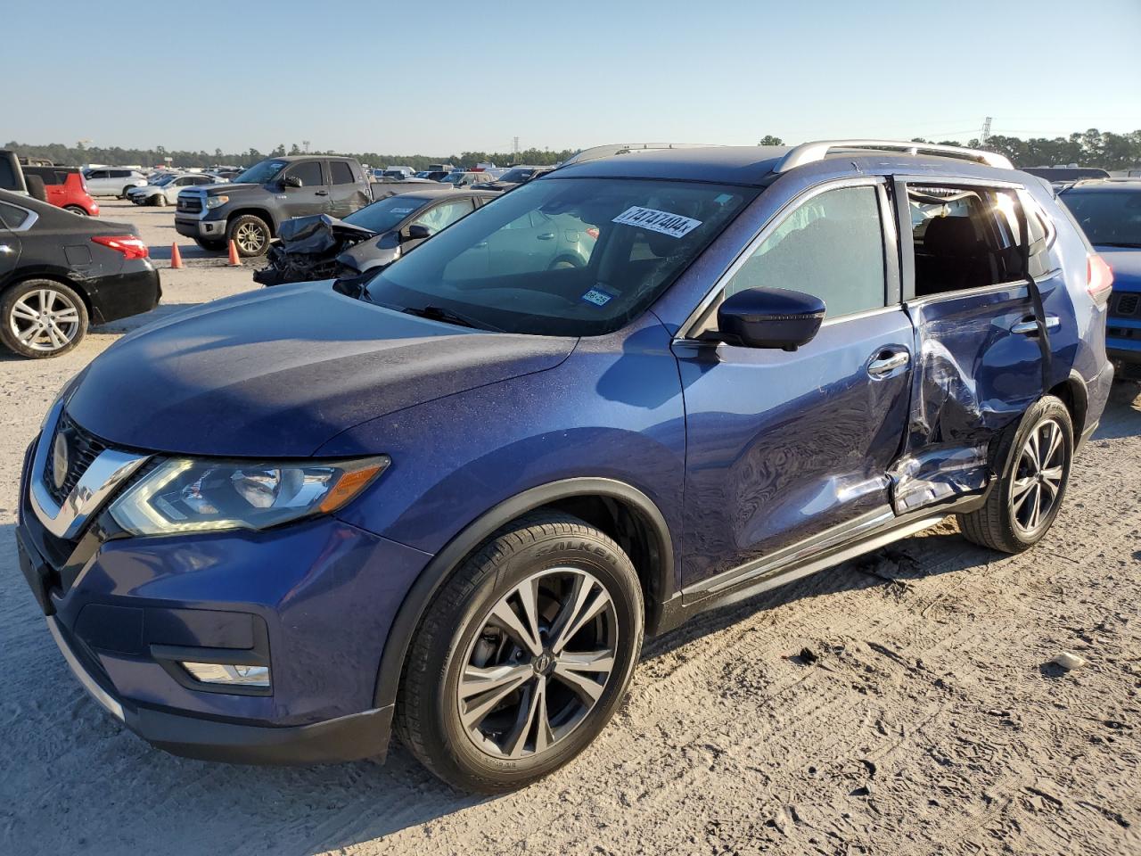 2018 Nissan Rogue - Image 1