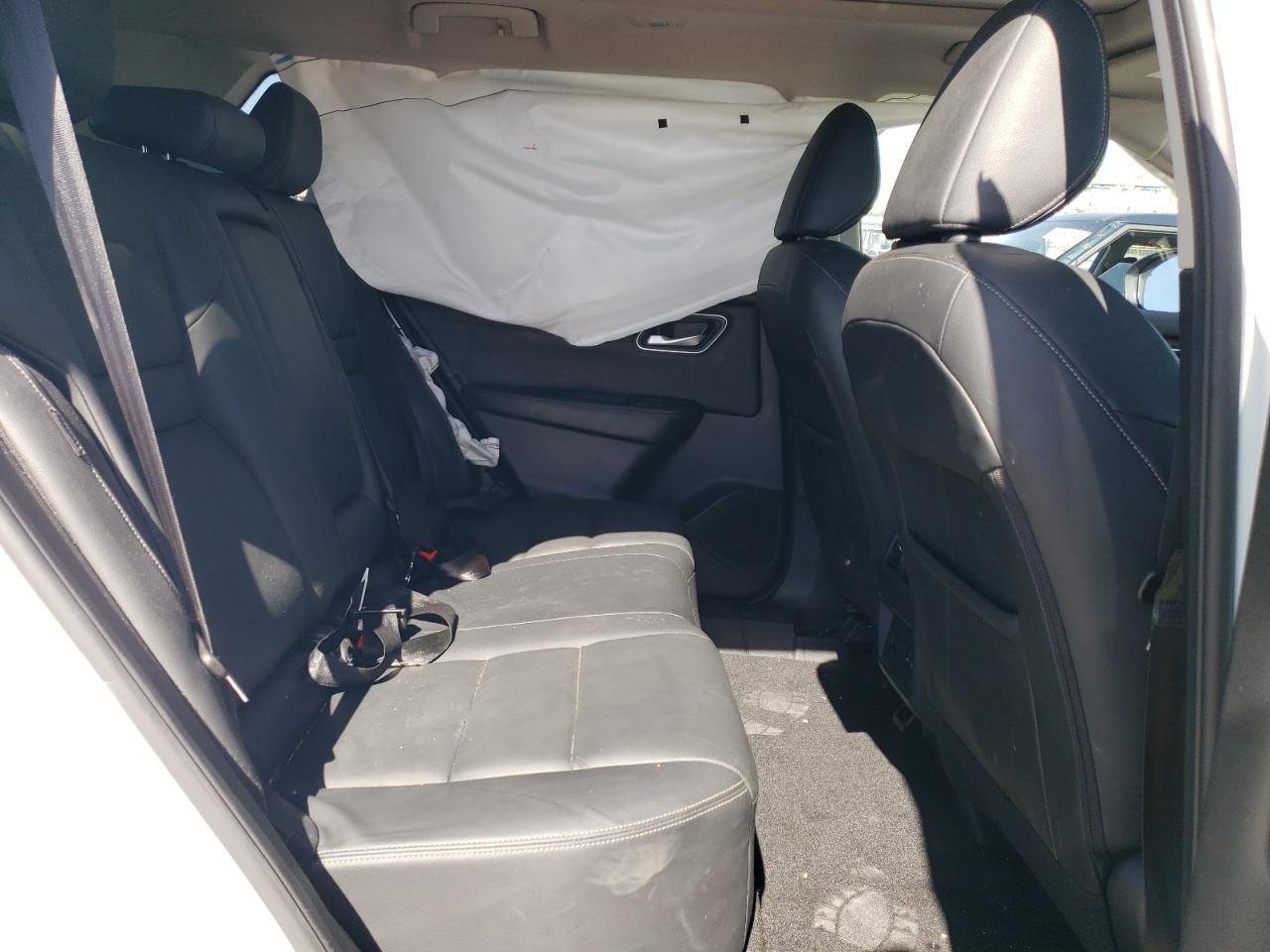 2021 Nissan Rogue - Image 11