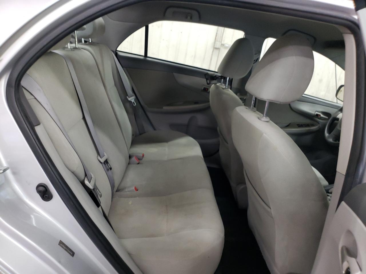 2010 Toyota Corolla Base VIN: 1NXBU4EE7AZ262502 Lot: 77668424