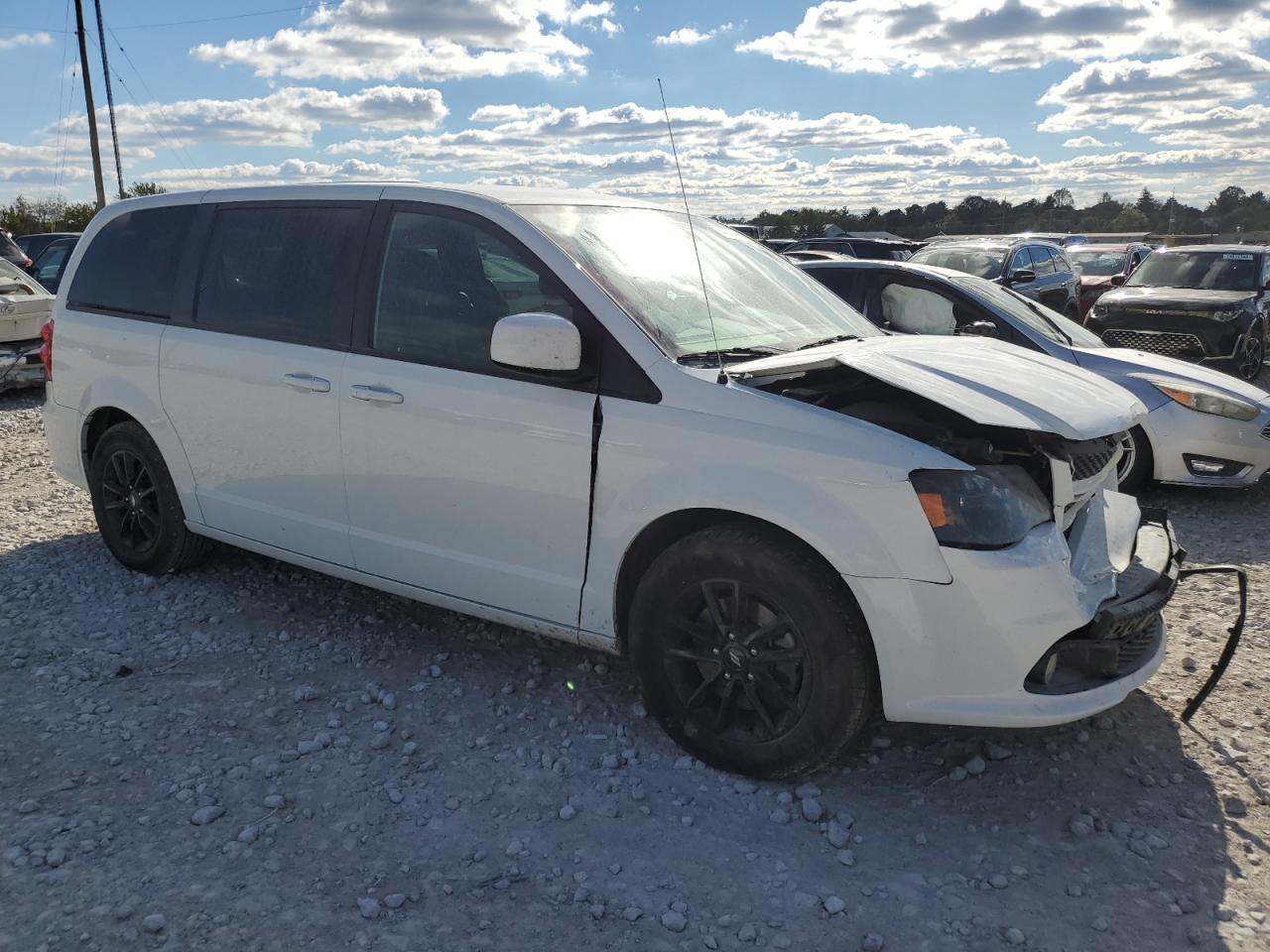 2019 Dodge Caravan - Image 4