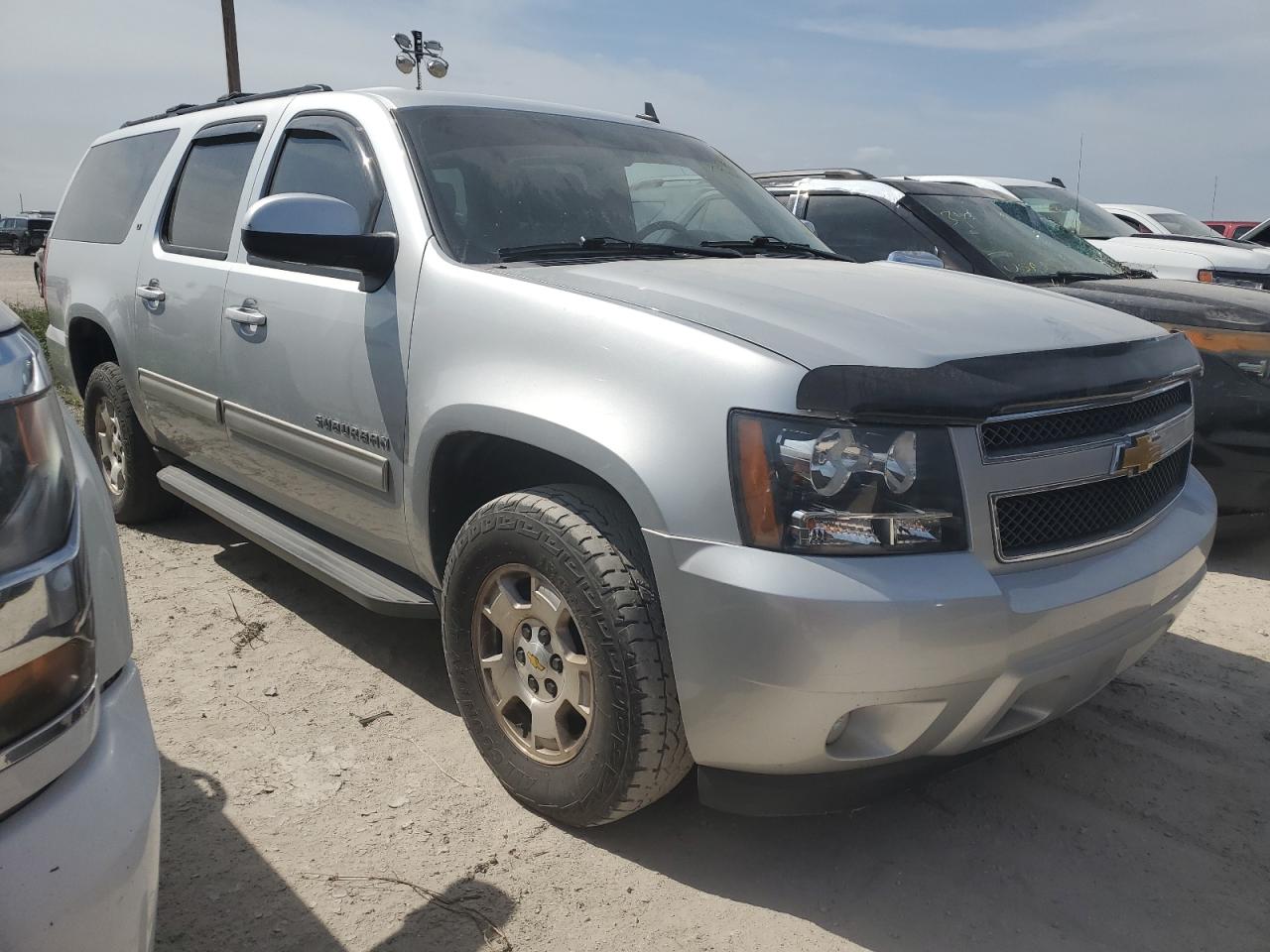 2013 Chevrolet Suburban - Image 4