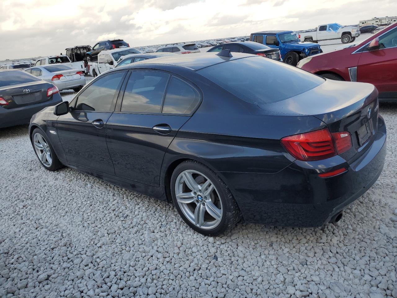 VIN WBAFR7C52DC820596 2013 BMW 5 SERIES no.2