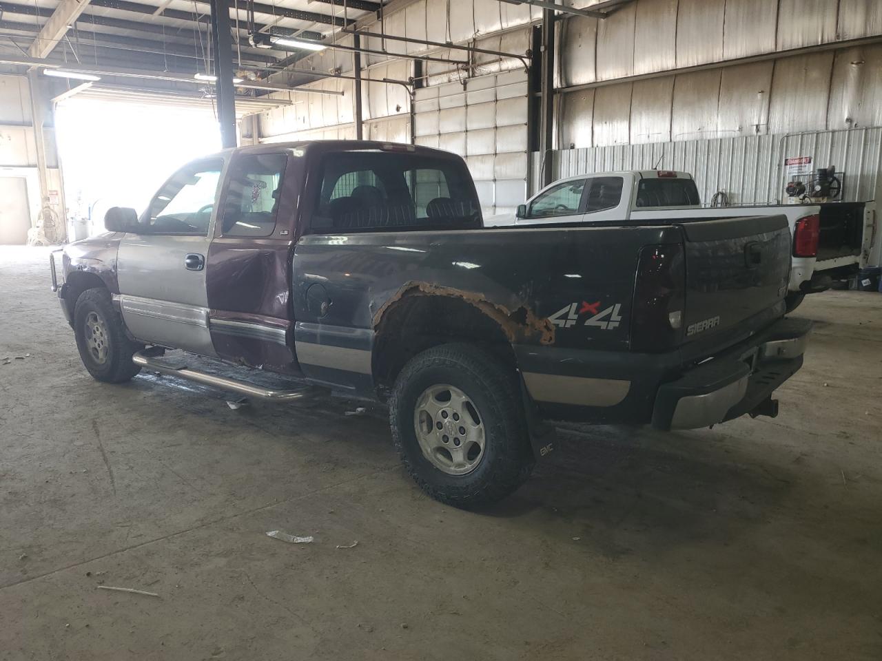 1999 Chevrolet Silverado - Image 2