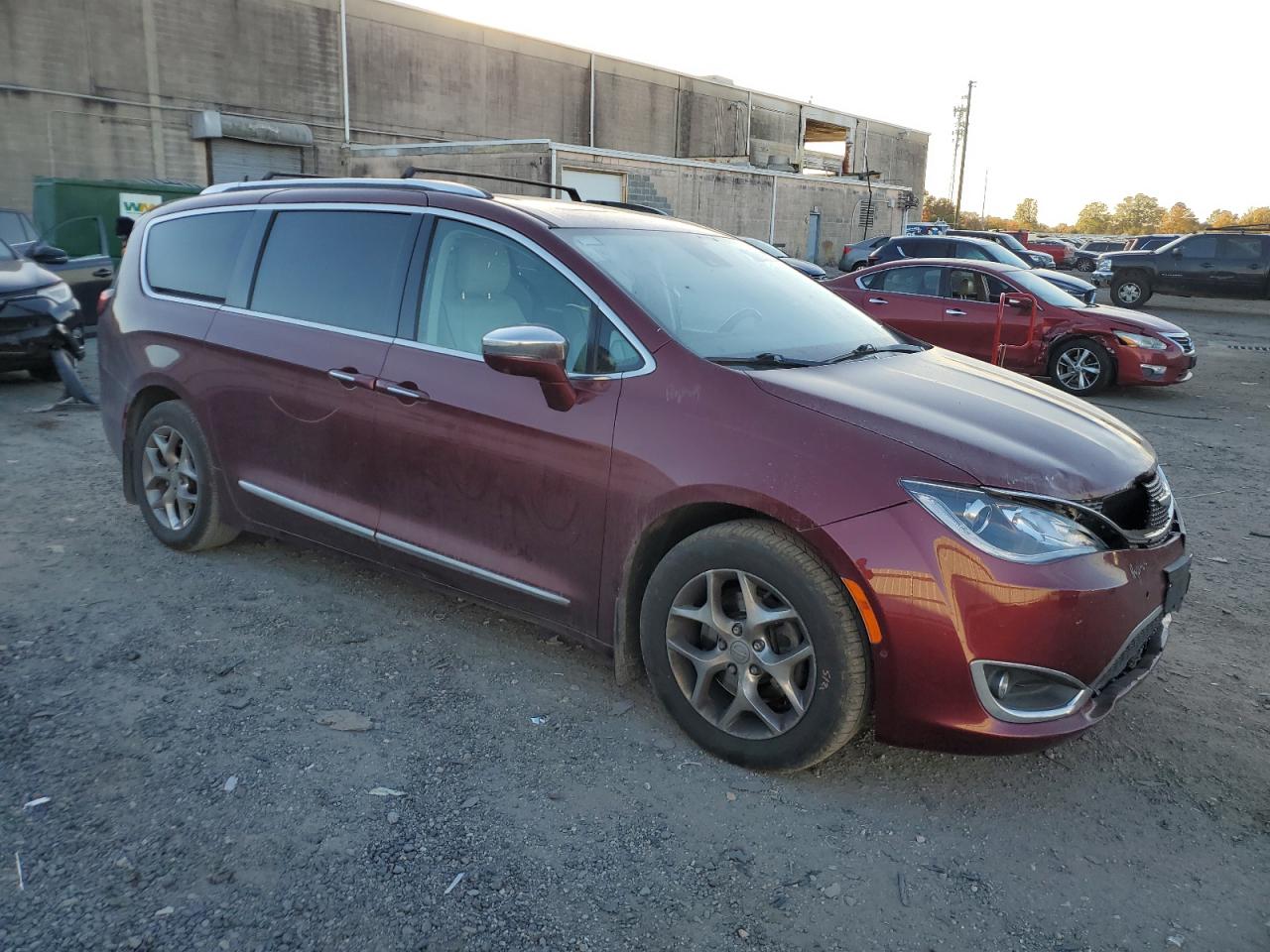 2018 Chrysler Pacifica - Image 4