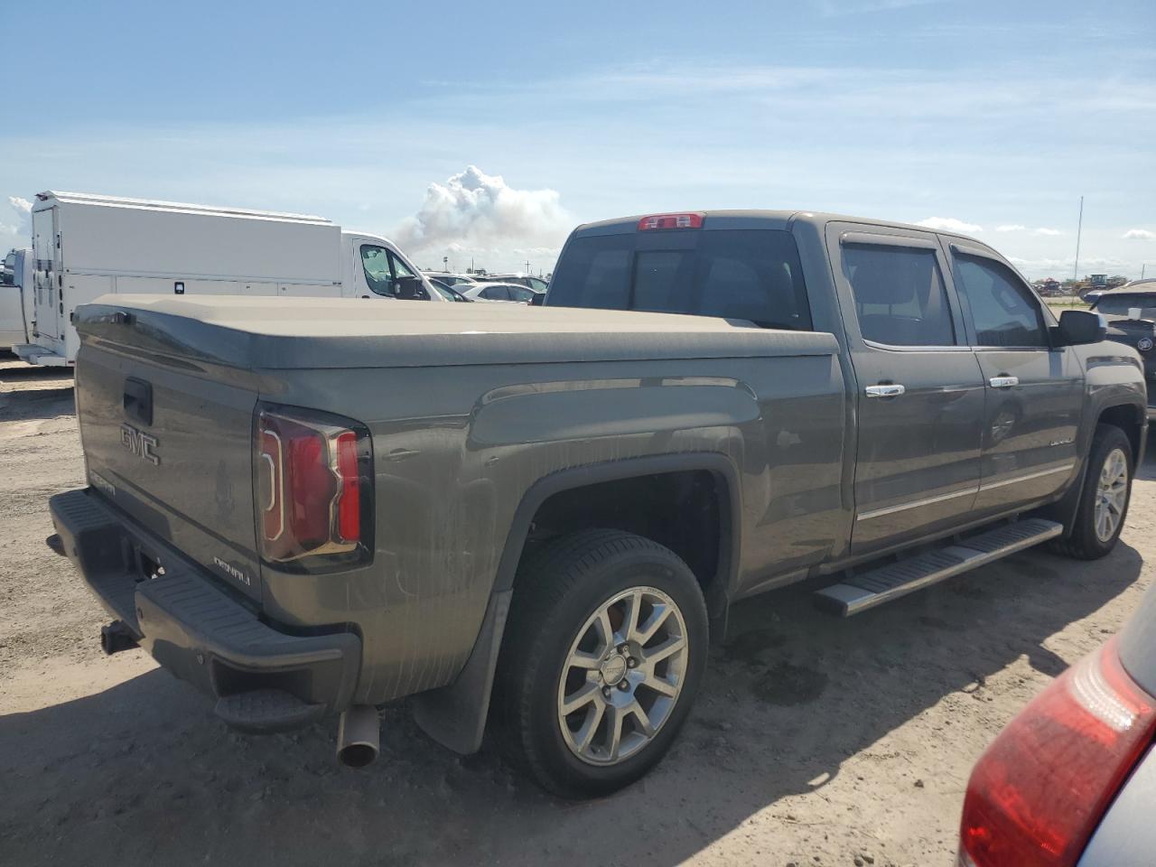 2018 GMC Sierra - Image 3