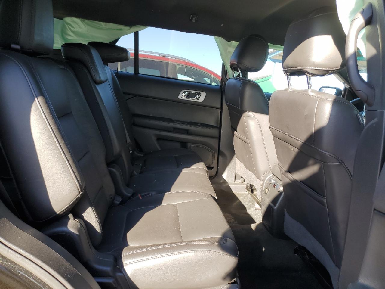 2015 Ford Explorer - Image 12