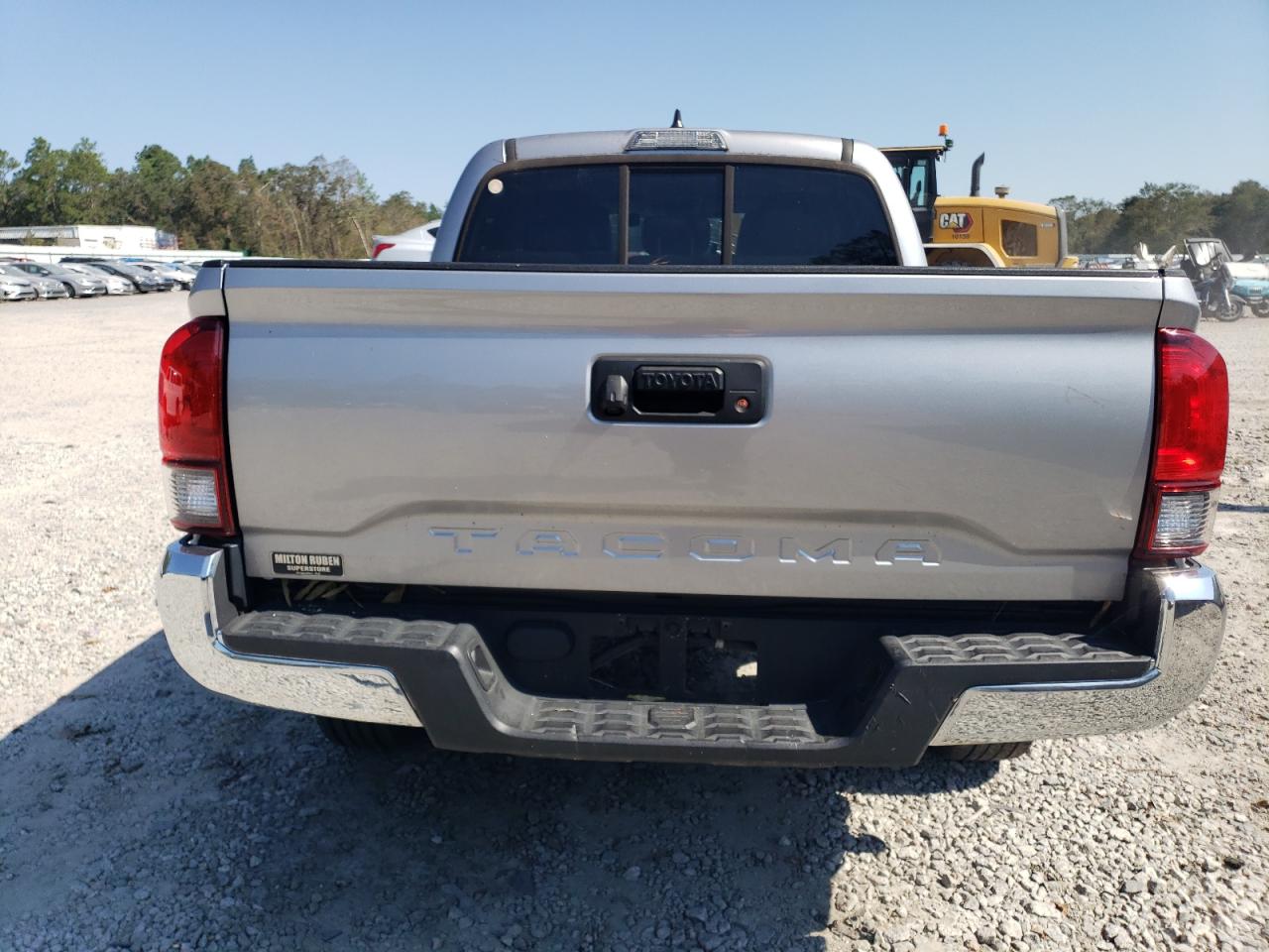 5TFAX5GN1JX125404 2018 Toyota Tacoma Double Cab