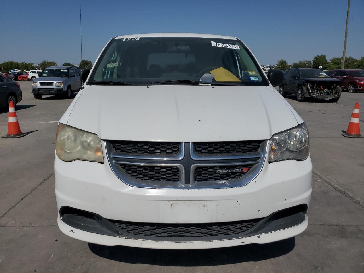 2017 Dodge Caravan - Image 5