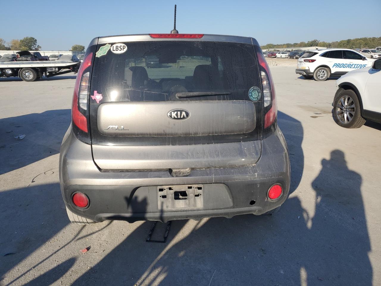 VIN KNDJN2A2XJ7608201 2018 KIA SOUL no.6