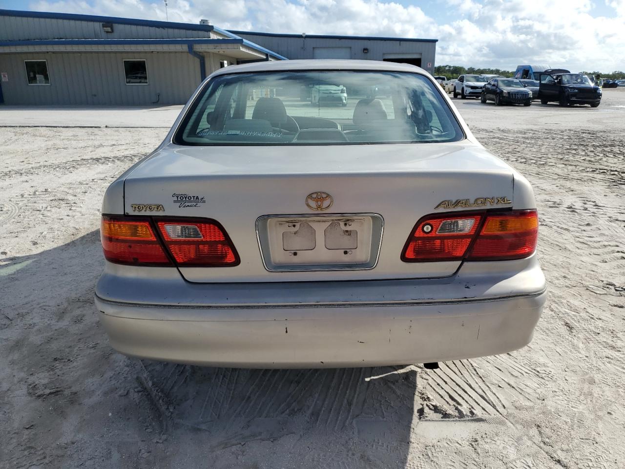 4T1BF18B9WU269906 1998 Toyota Avalon Xl