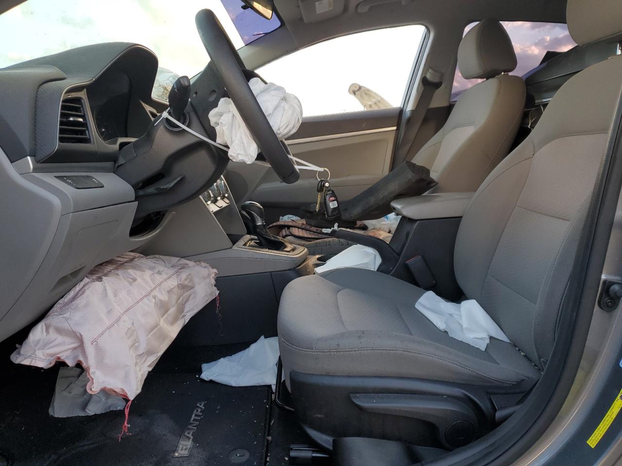 2019 Hyundai Elantra - Image 7