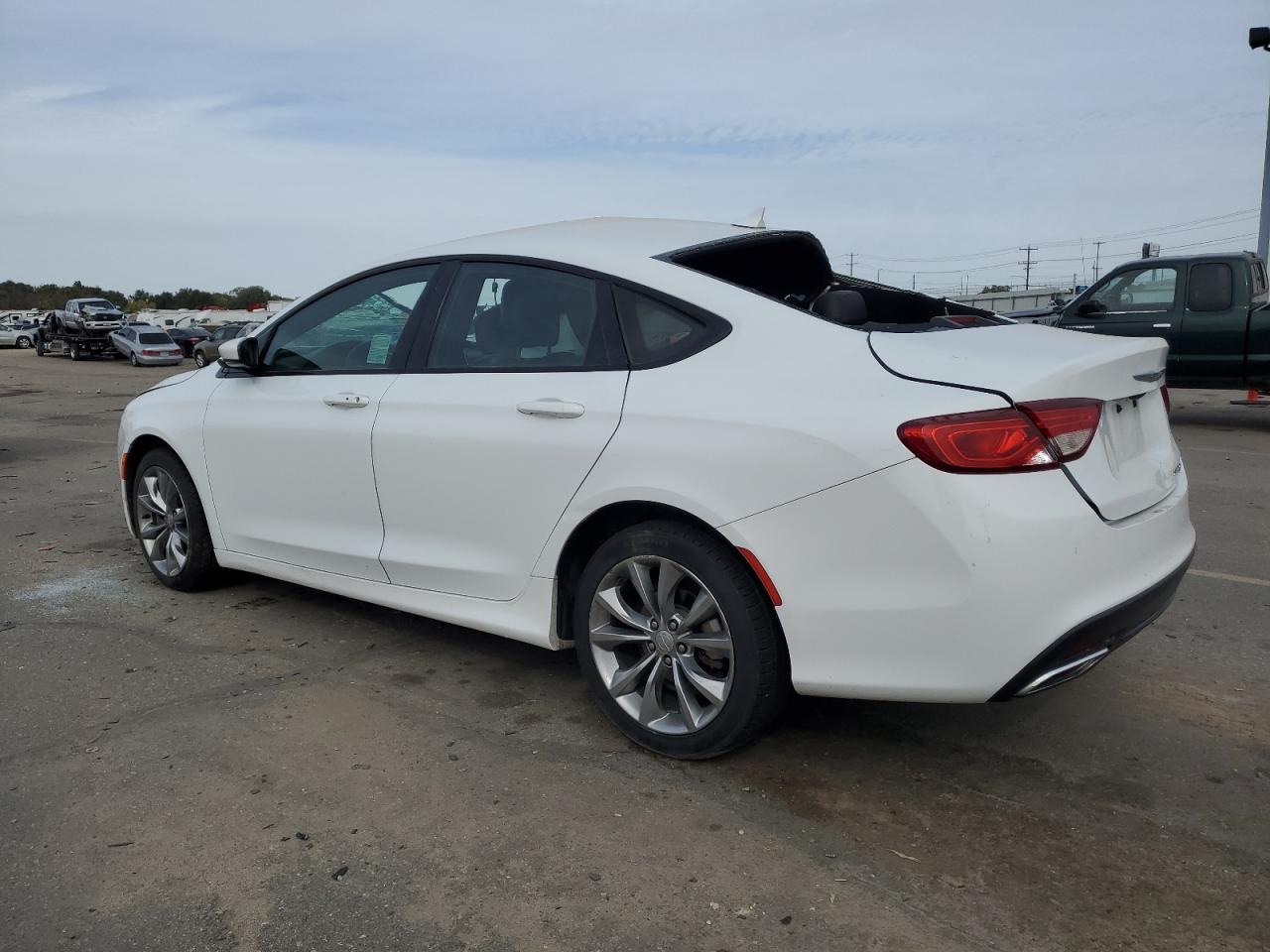 2015 Chrysler 200 - Image 2