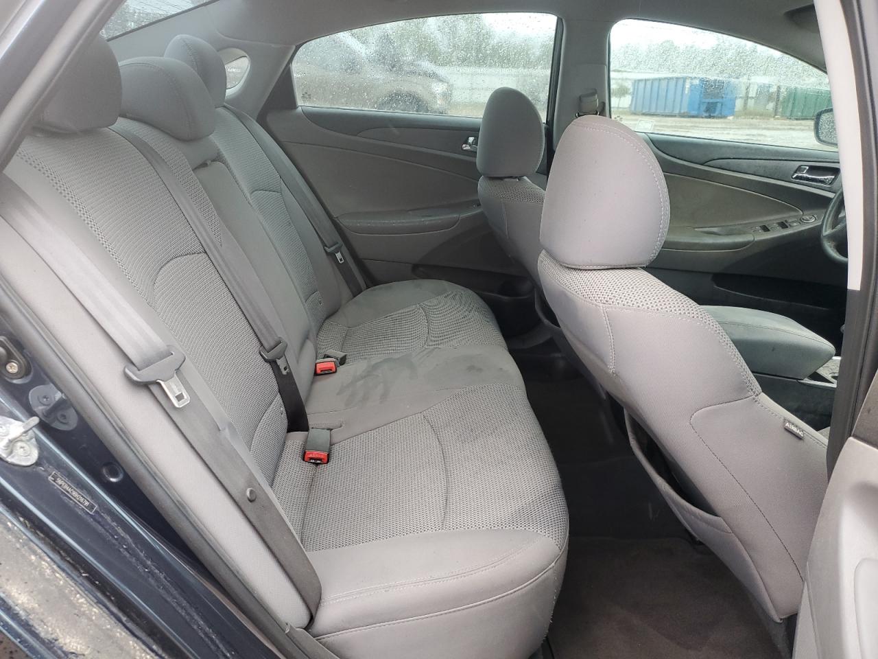 2011 Hyundai Sonata - Image 10