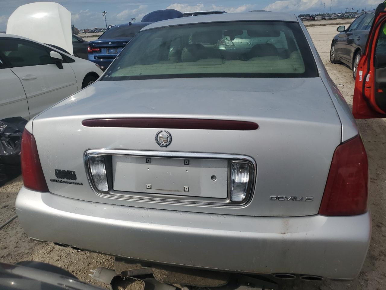 2000 Cadillac Deville VIN: 1G6KD54YXYU215435 Lot: 74734664