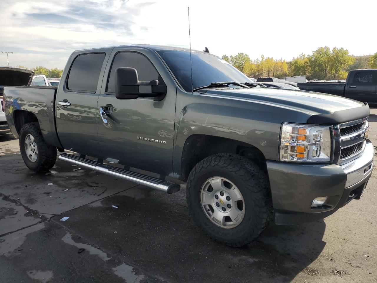 3GCUKSE22BG163233 2011 Chevrolet Silverado K1500 Lt