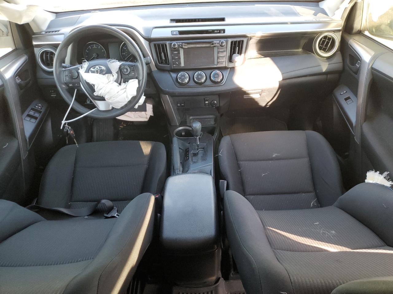 2017 Toyota Rav4 Le VIN: JTMBFREVXHJ135864 Lot: 74954434