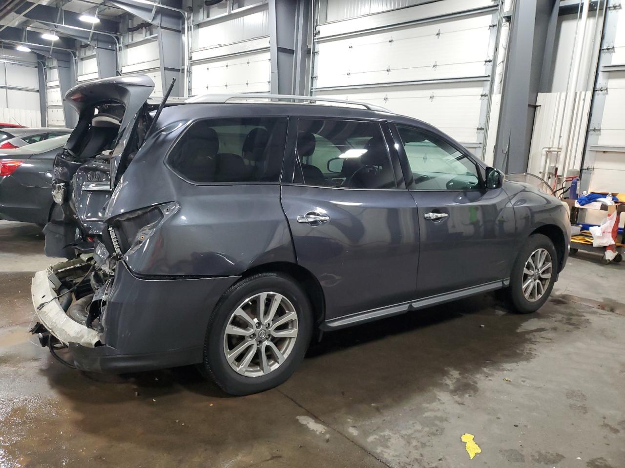 2014 Nissan Pathfinder - Image 3