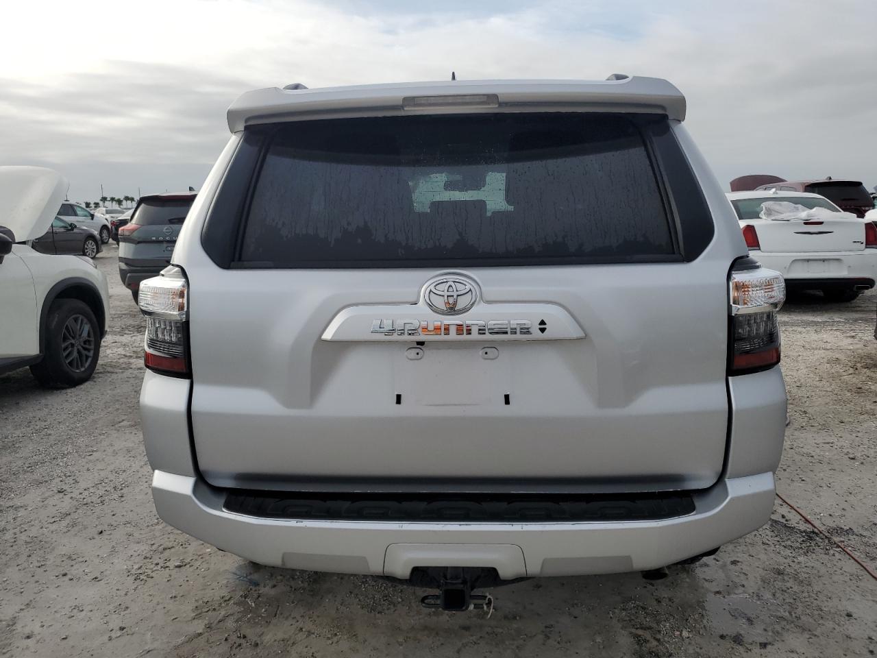 2024 Toyota 4Runner Sr5 VIN: JTEEU5JR2R5311414 Lot: 75135434