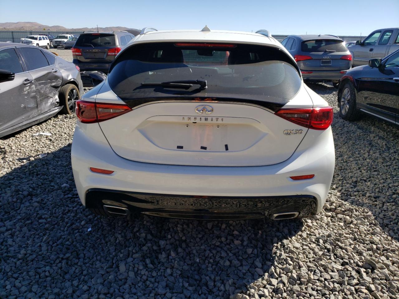 2017 Infiniti Qx30 Base VIN: SJKCH5CP1HA038917 Lot: 75520264