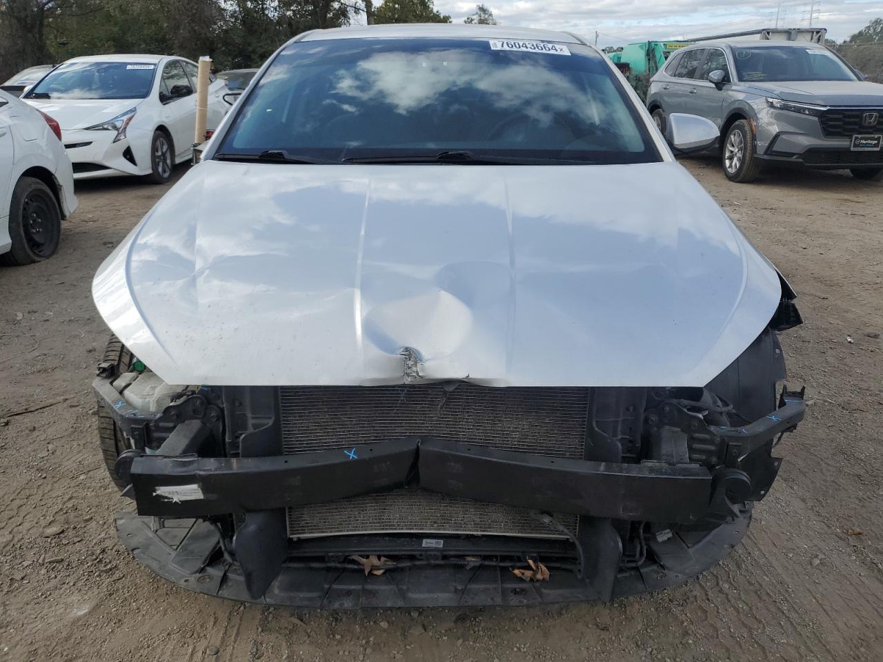 2020 Hyundai Elantra - Image 5