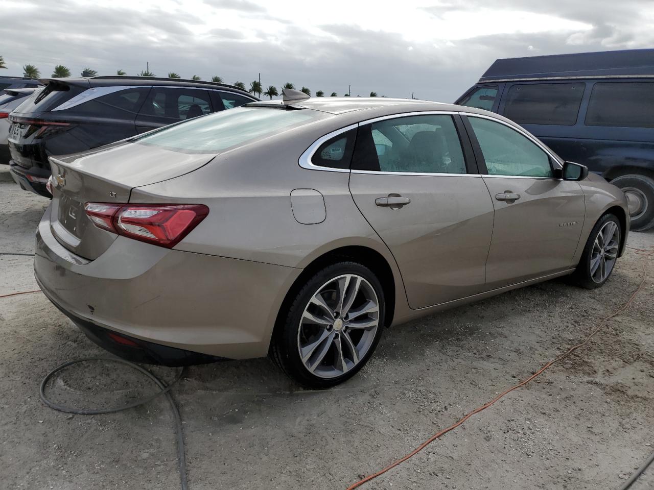 2022 Chevrolet Malibu - Image 3