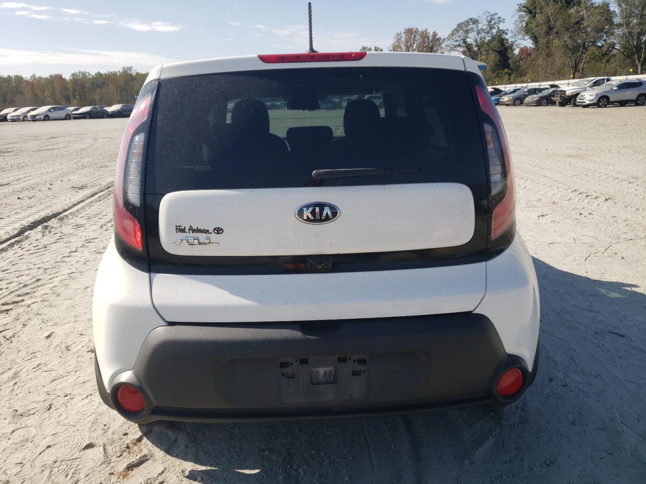 VIN KNDJN2A24G7328959 2016 KIA SOUL no.6