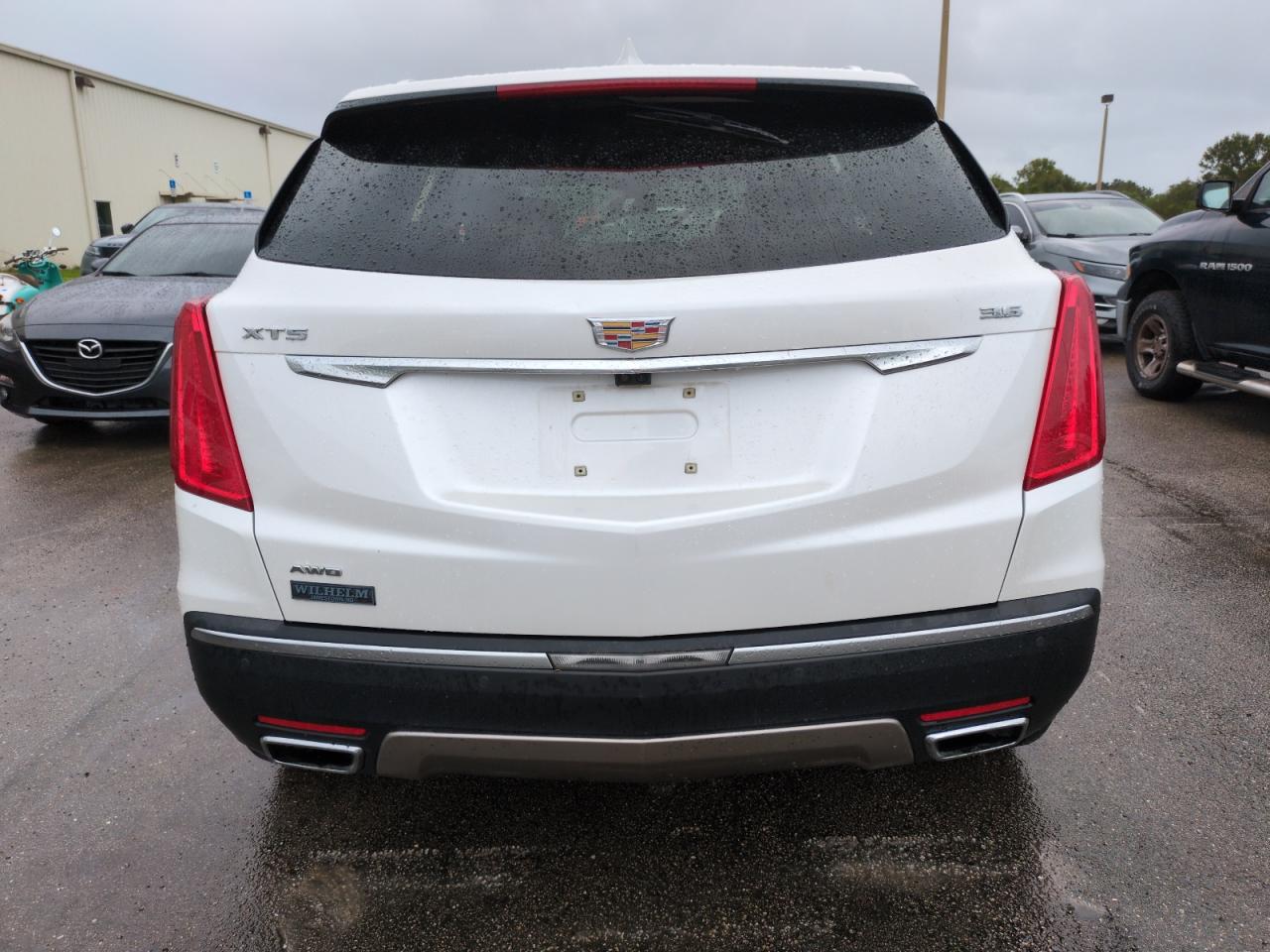 2017 Cadillac Xt5 Platinum VIN: 1GYKNFRS5HZ174388 Lot: 74525334