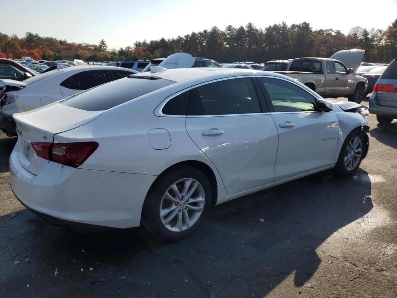 2018 Chevrolet Malibu - Image 3