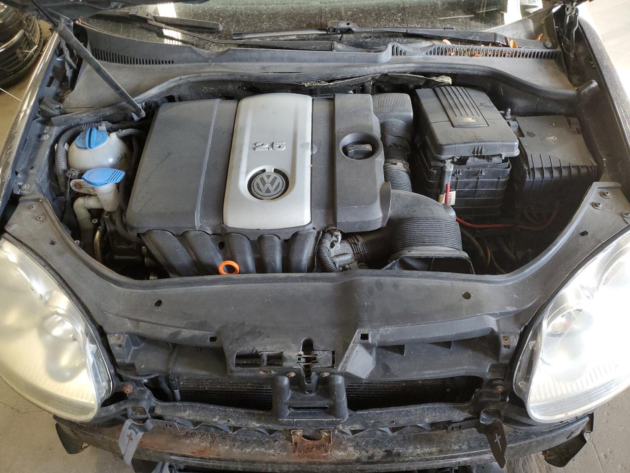 2009 Volkswagen Jetta - Image 11