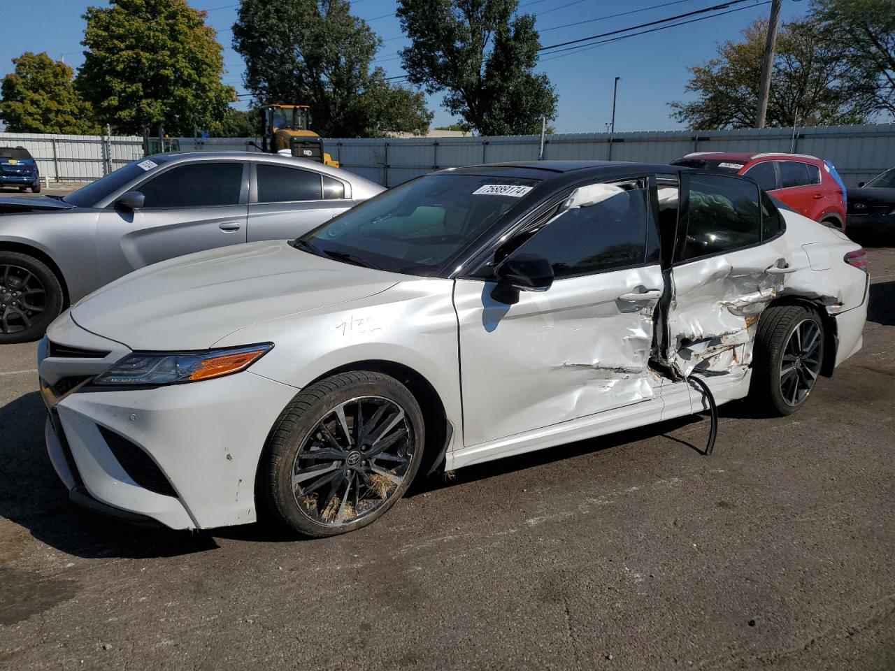 4T1KZ1AK7LU045868 2020 TOYOTA CAMRY - Image 1