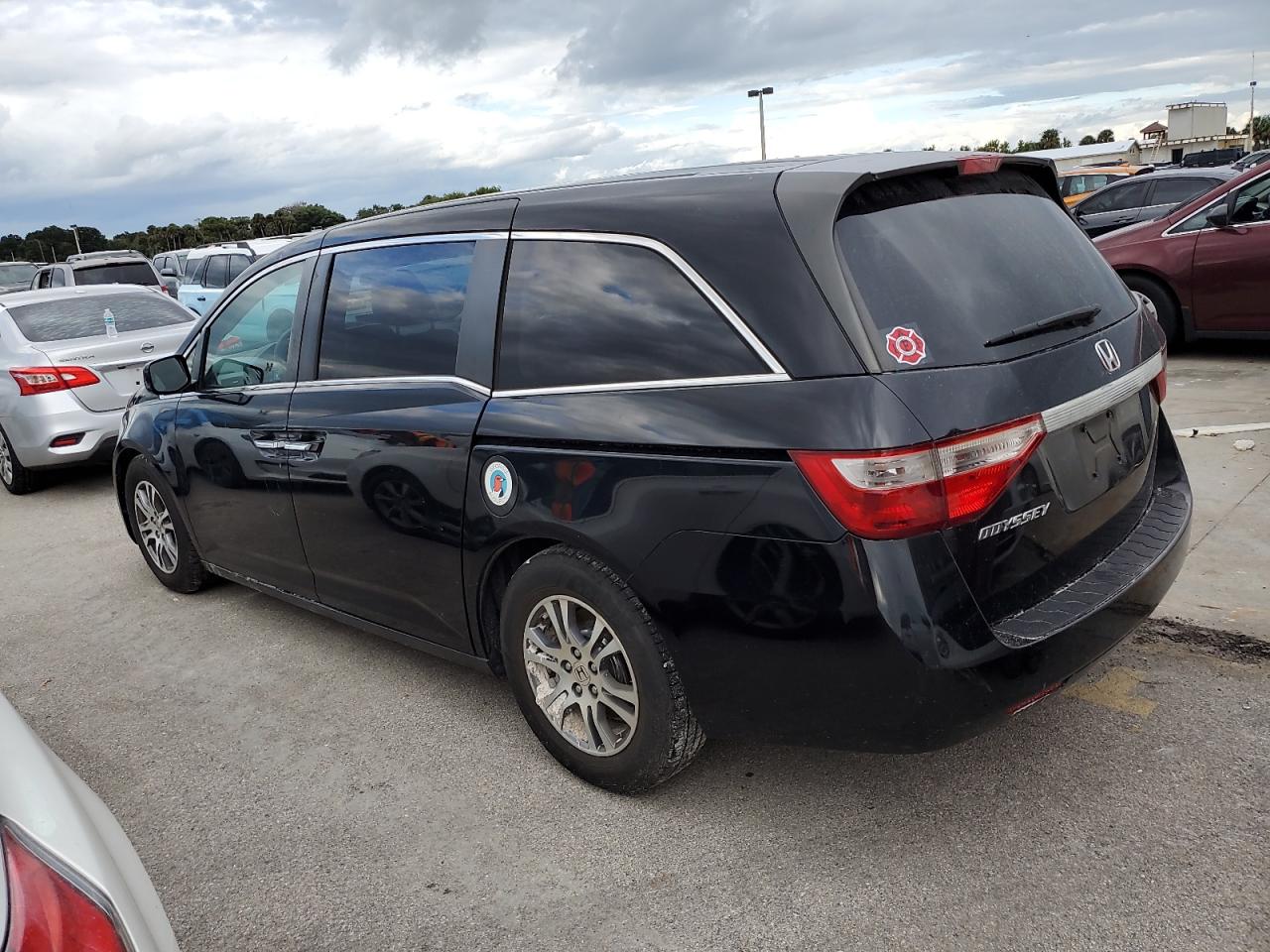 2011 Honda Odyssey - Image 2