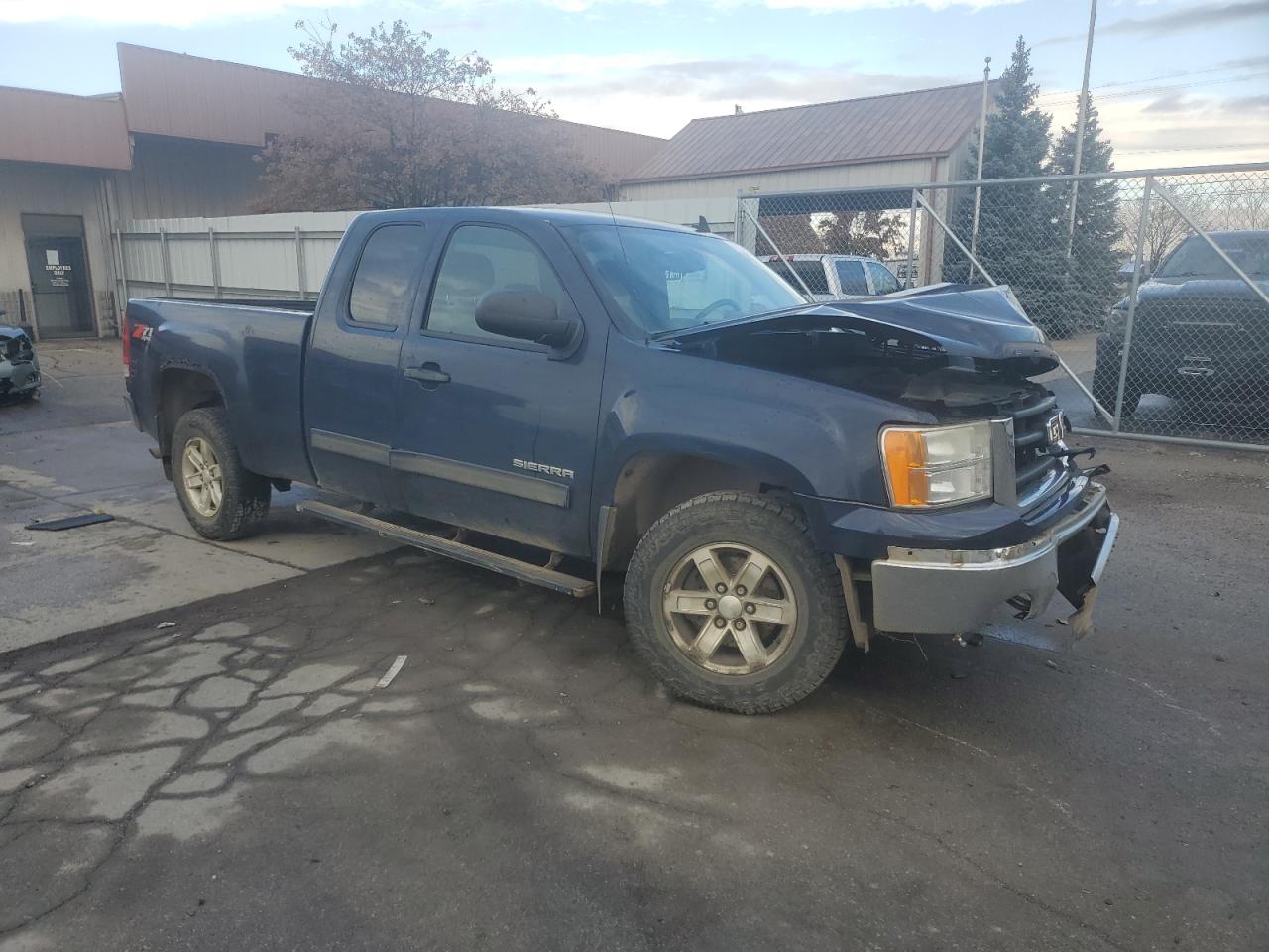 2011 GMC Sierra - Image 4