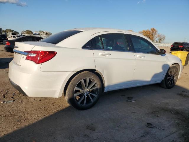 Седани CHRYSLER 200 2013 Білий