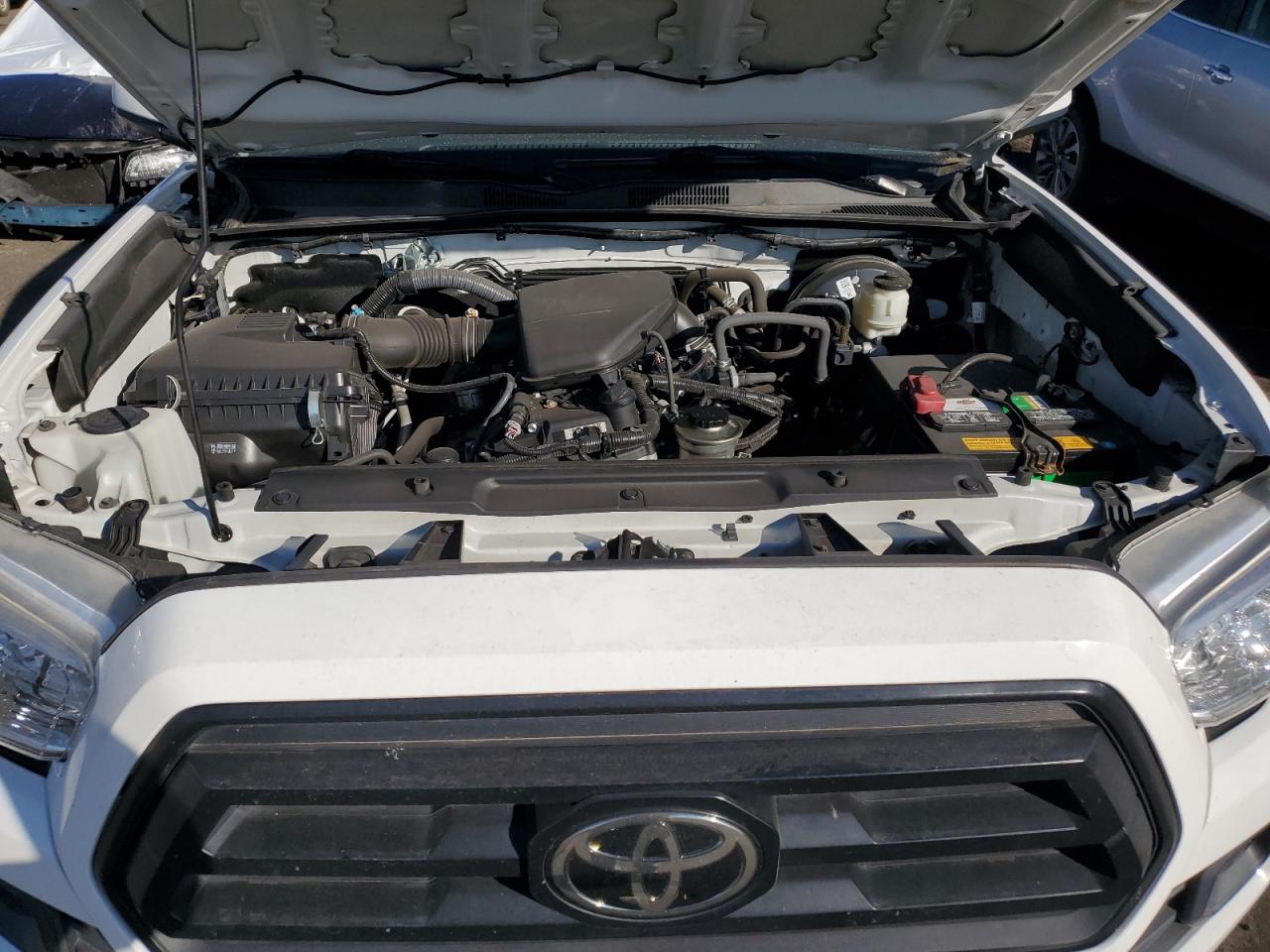 2020 Toyota Tacoma - Image 11