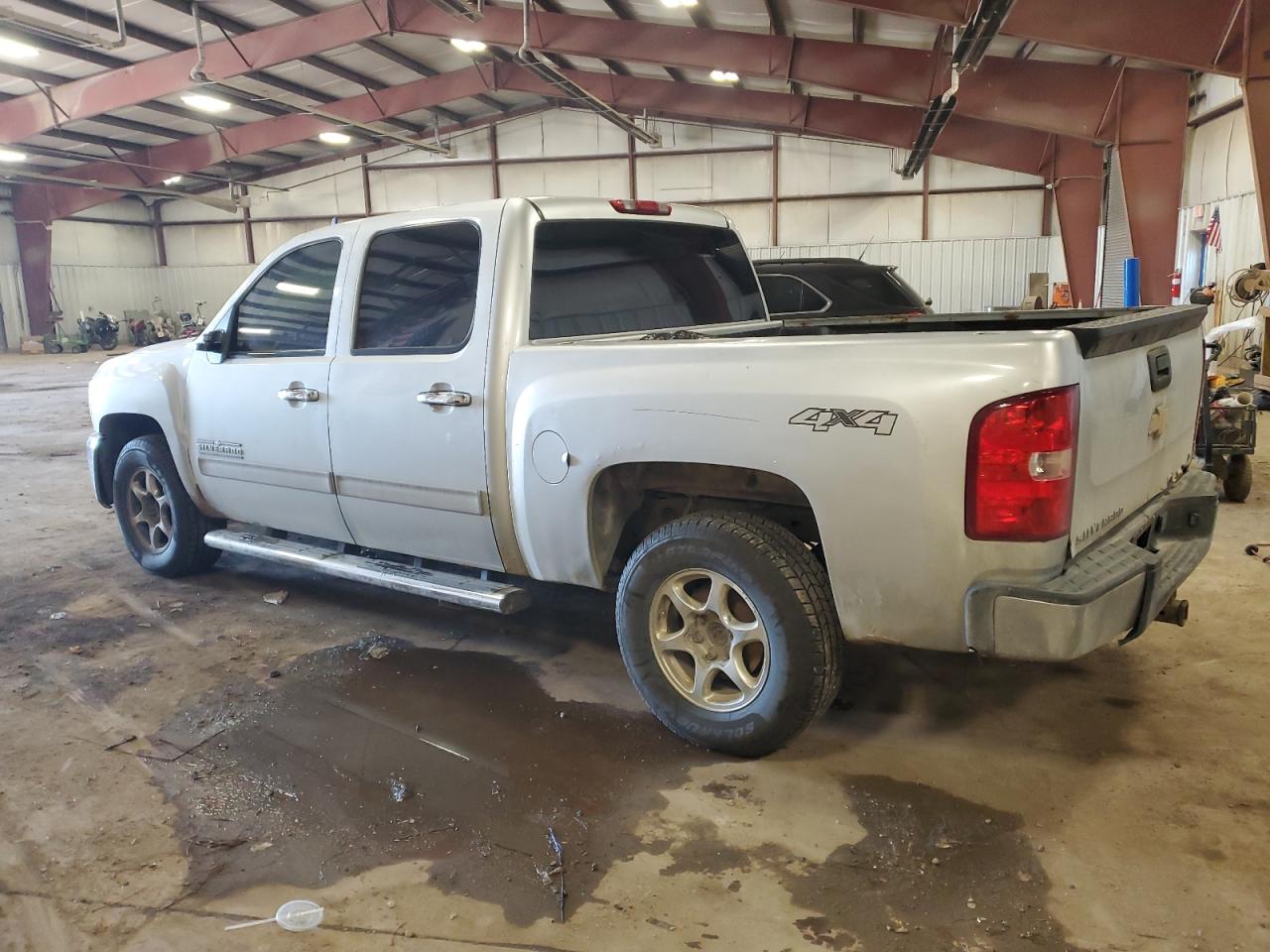 2013 Chevrolet Silverado - Image 2
