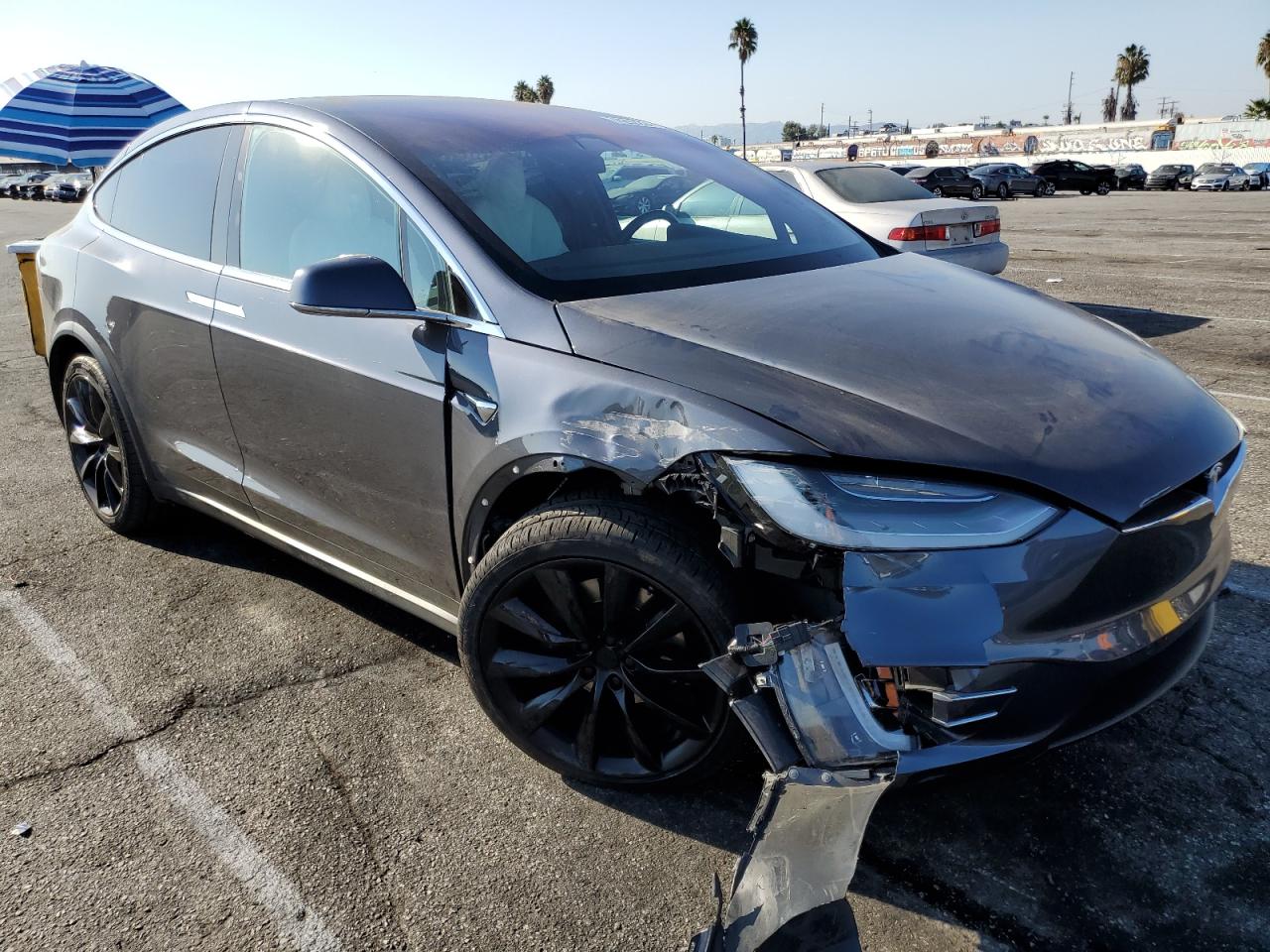 5YJXCAE24LF261966 2020 Tesla Model X