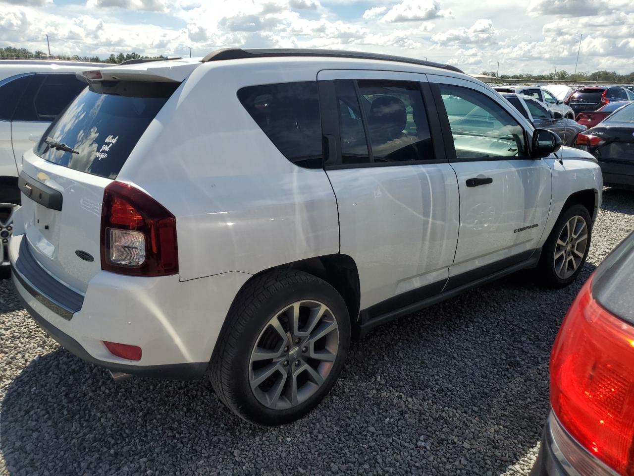 VIN 1C4NJCBA2GD590845 2016 JEEP COMPASS no.3