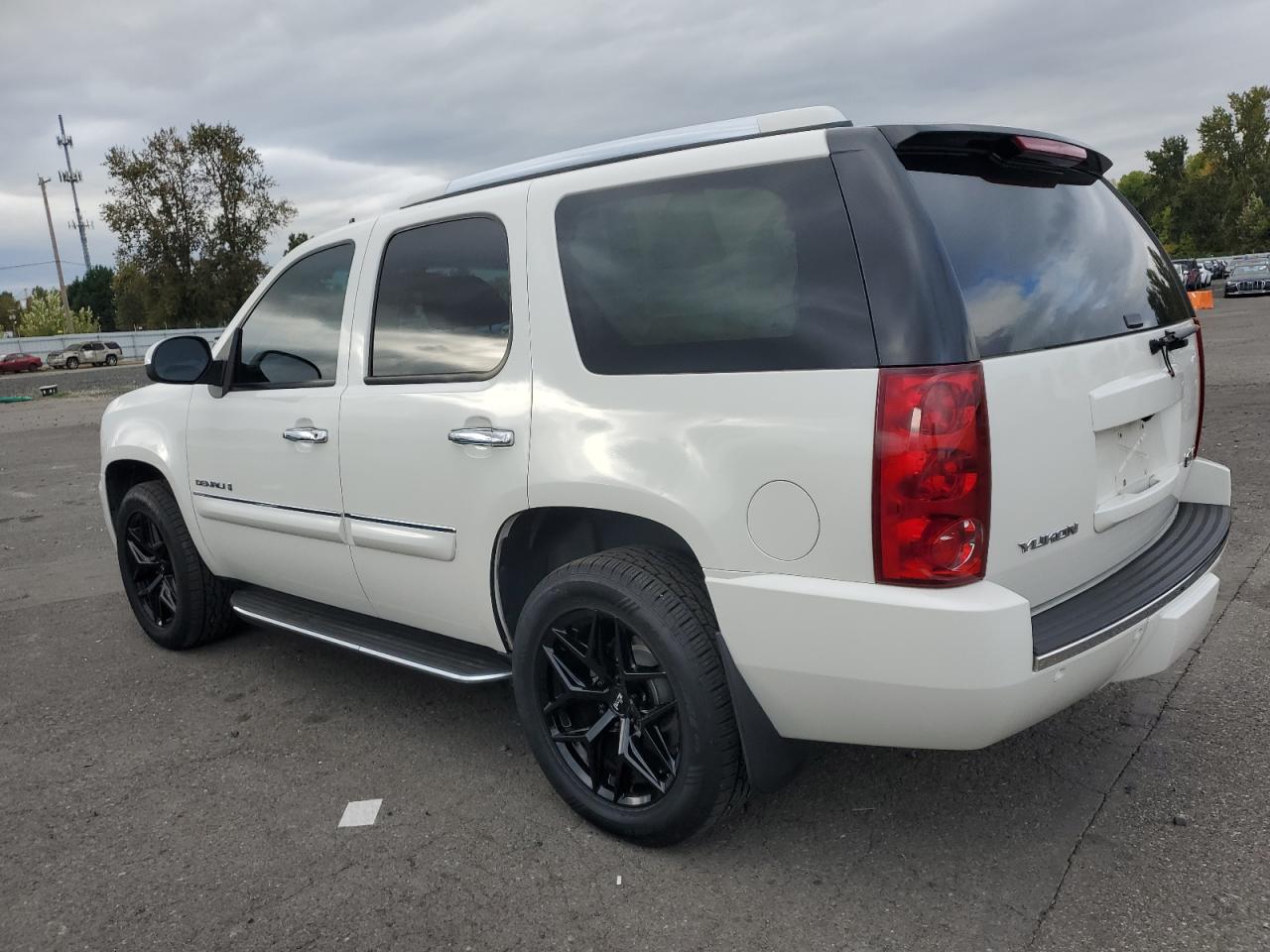 2008 GMC Yukon Denali VIN: 1GKFK63868J157647 Lot: 75331034