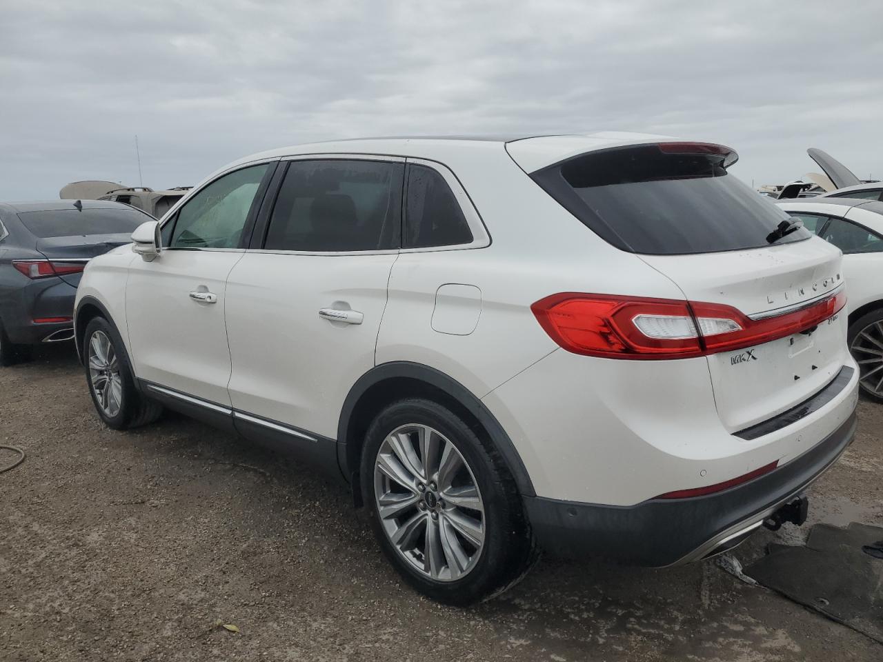 2018 Lincoln MKX - Image 2
