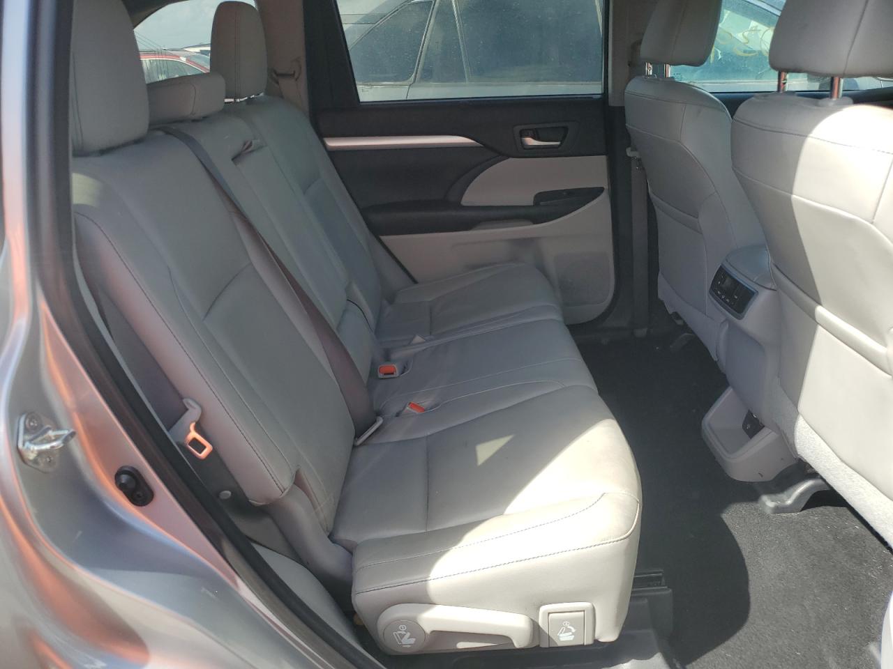 2015 Toyota Highlander Xle VIN: 5TDKKRFH7FS103846 Lot: 76707114