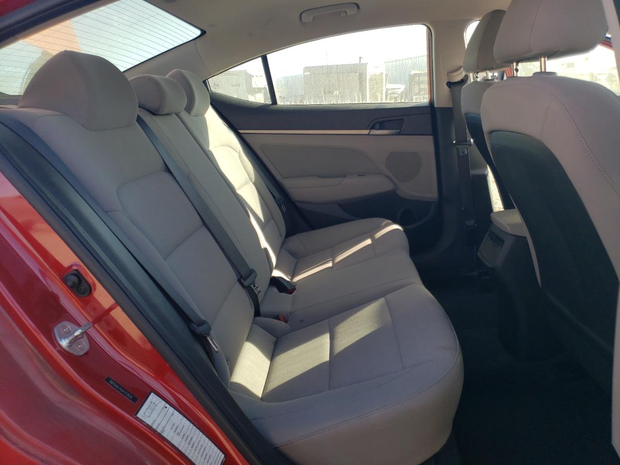 2018 Hyundai Elantra - Image 10