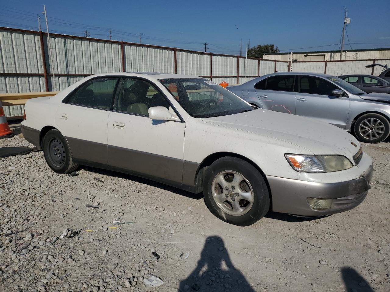 1997 Lexus ES - Image 4
