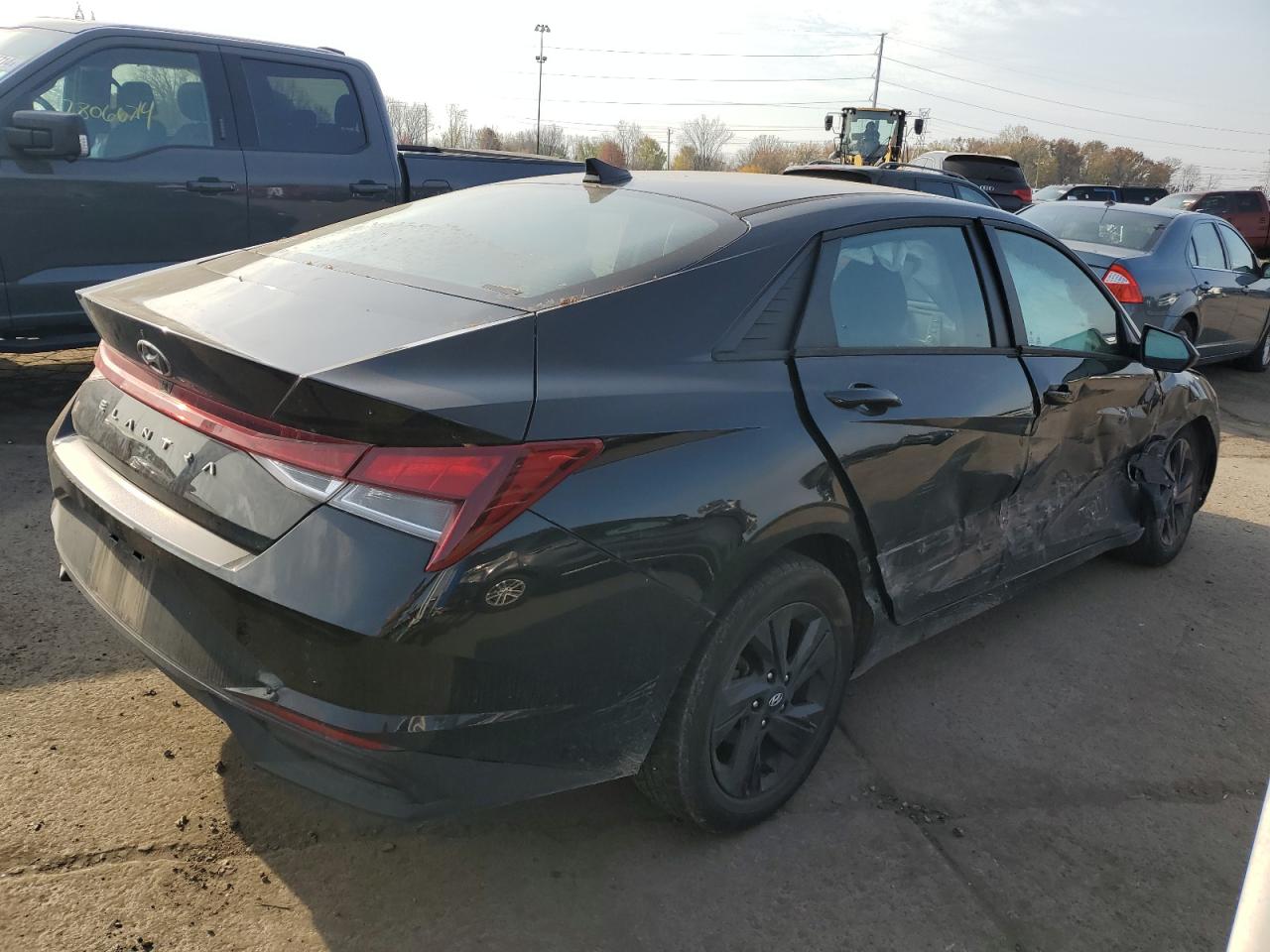 2021 Hyundai Elantra - Image 3