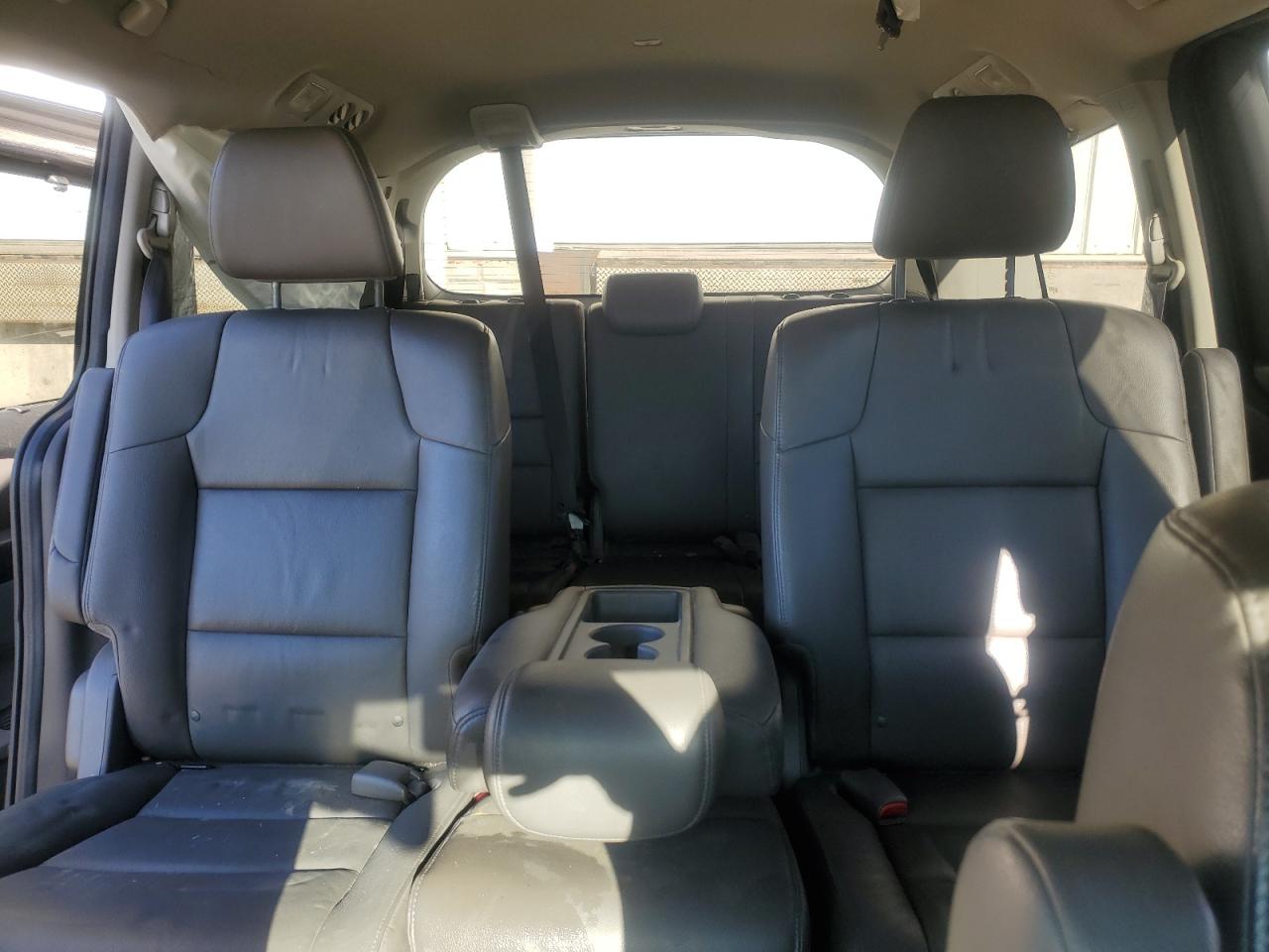 2015 Honda Odyssey - Image 10