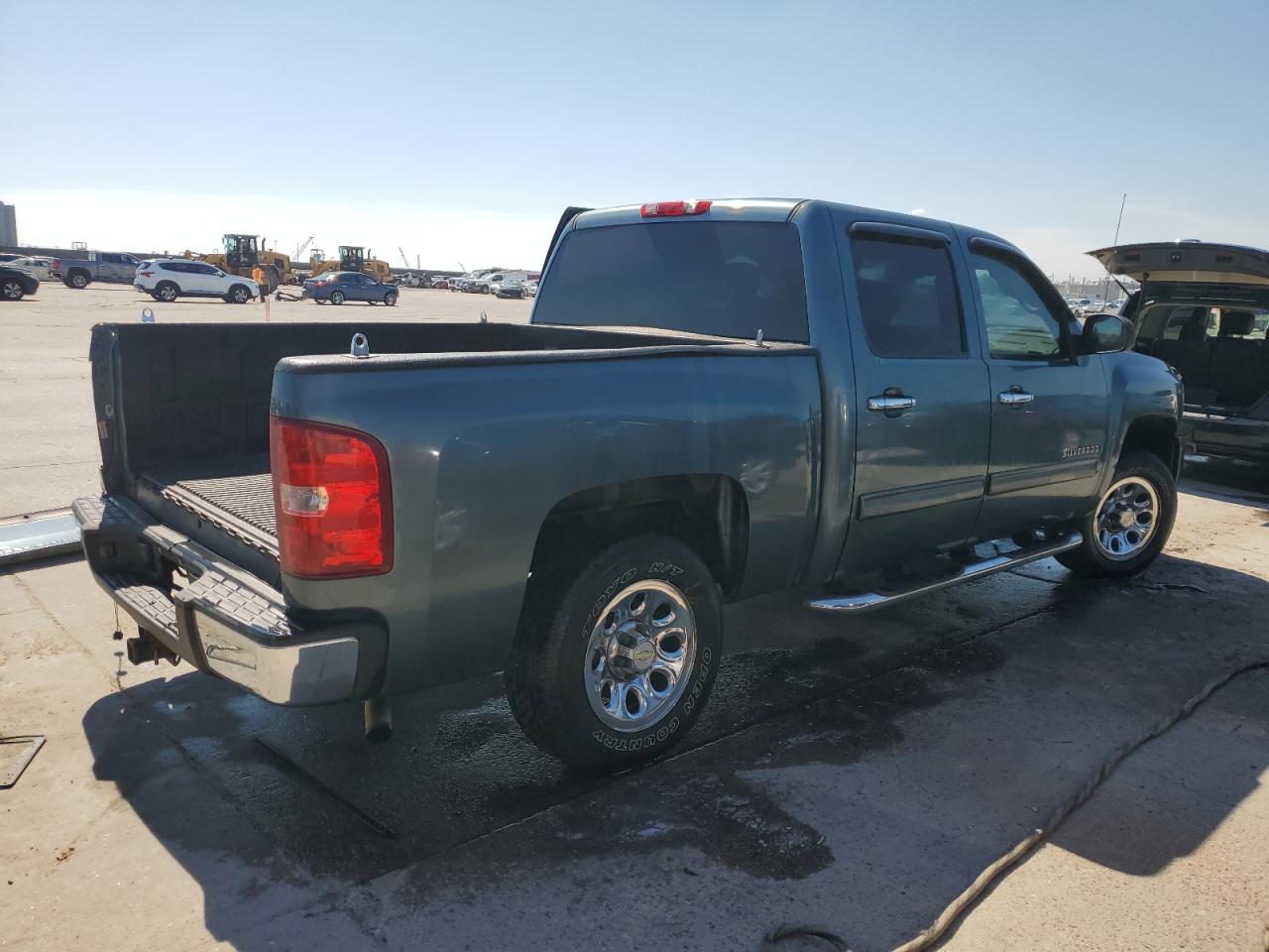 2010 Chevrolet Silverado - Image 3