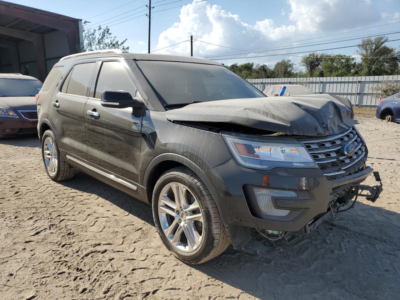 2017 Ford Explorer - Image 4