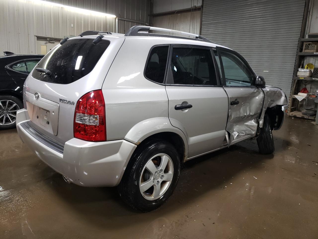 2005 Hyundai Tucson - Image 3