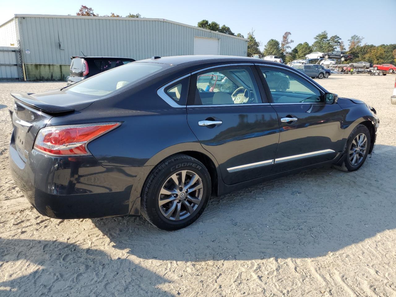 2015 Nissan Altima - Image 3