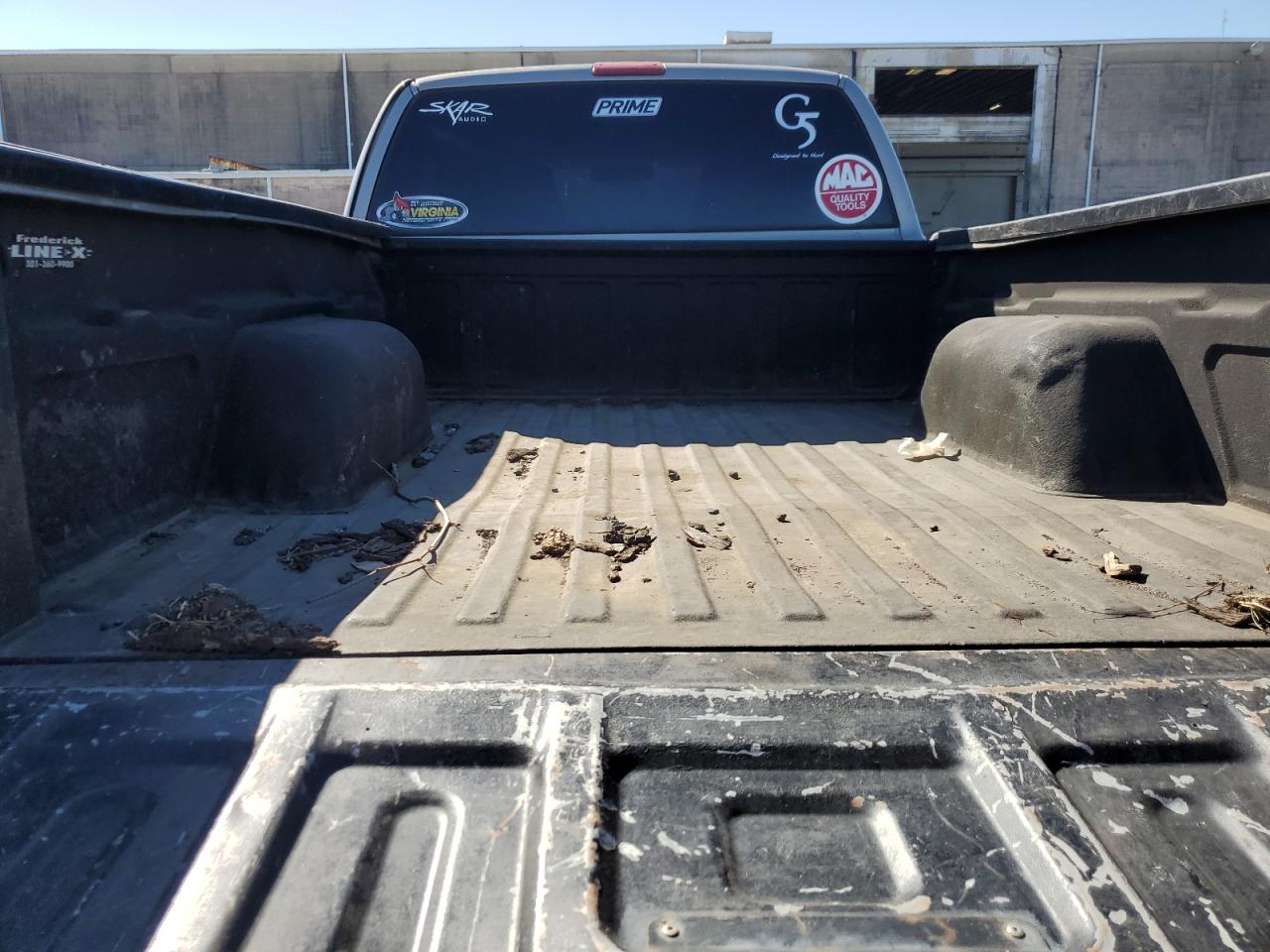 2002 Chevrolet S-10 Pickup - Image 10